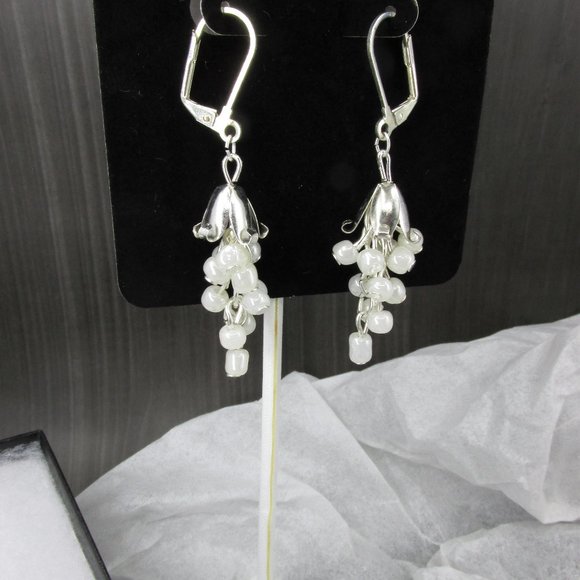 Silver Plated Special Occasion Pearlescent Grape Cluster Drop Earrings - Picture 2 of 3